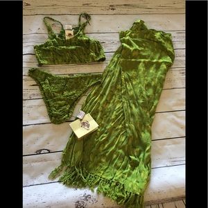 NWT Lounging Bikini and Sarong Set XL but fits more like Large